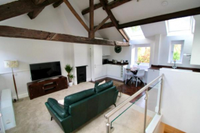 Pheasants Crossing - luxurious and cozy cottage in peaceful rural location